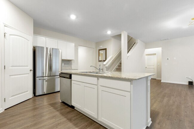 Photo - Spacious 5BR House in Oakwood