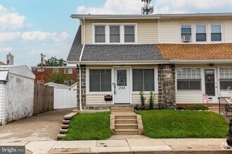 Building Photo - 228 Stanley Ave