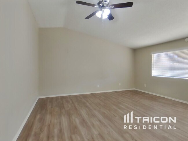 Foto del edificio - 13601 N 41st St