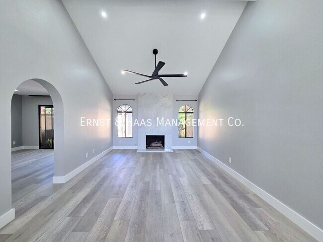 Foto del edificio - 16810 Picadilly Ln