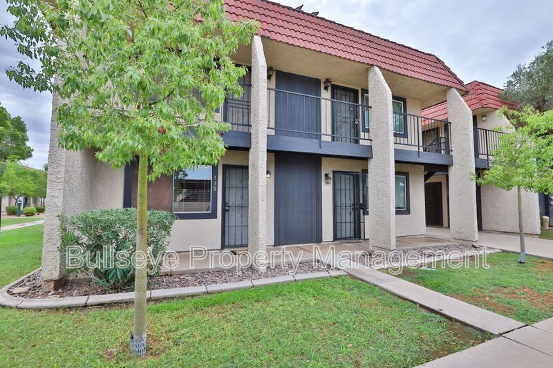 Primary Photo - 700 W University Dr