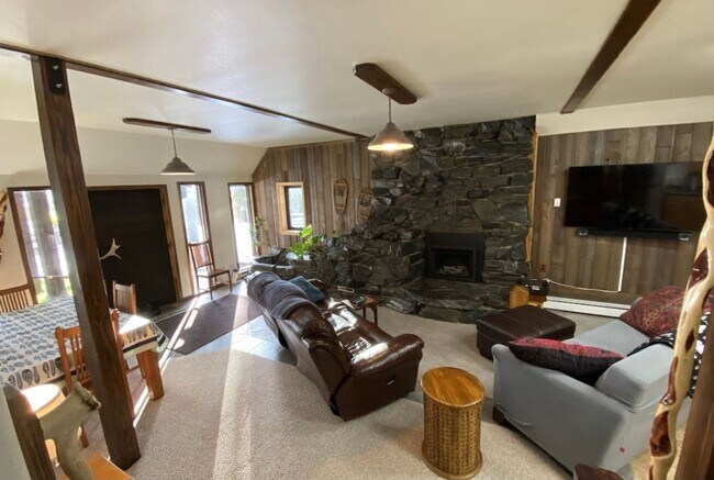 Foto del edificio - 37905 Hall Rd