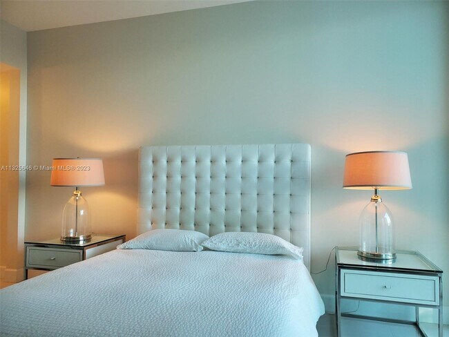 Foto del edificio - 950 Brickell Bay Dr