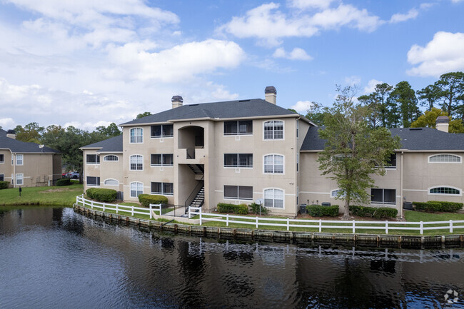 Building Photo - The Palms At Marsh Landing