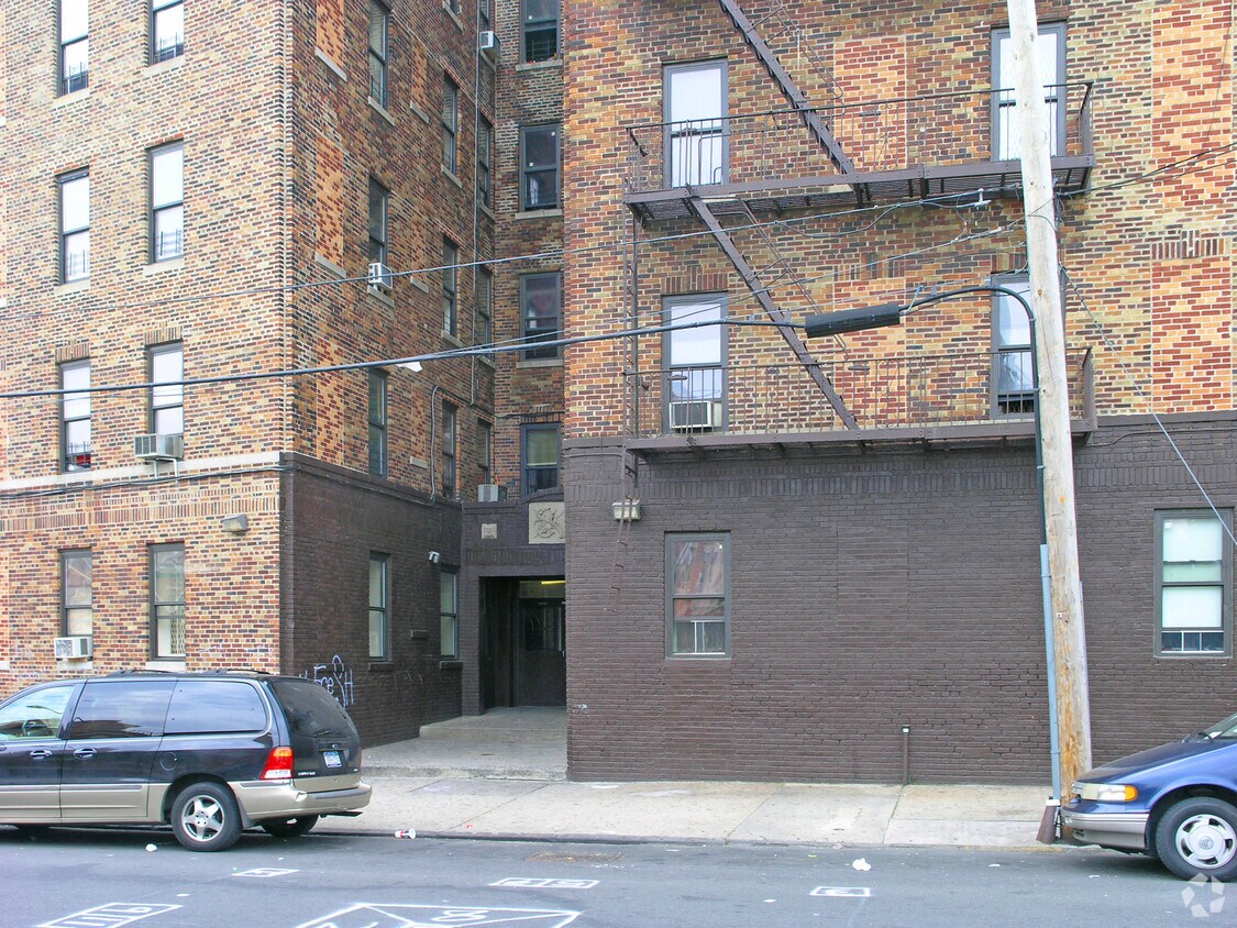 Building Photo - 1415 Bristow St
