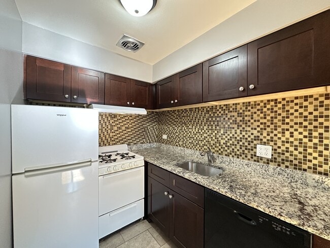 Foto del edificio - 5820 N Sheridan Rd