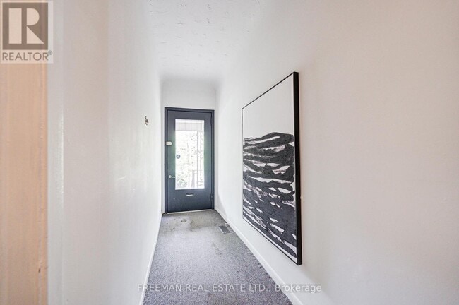 Building Photo - 347-347 Markham St