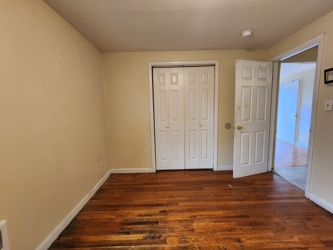 Foto del edificio - 65 Fairview Ave