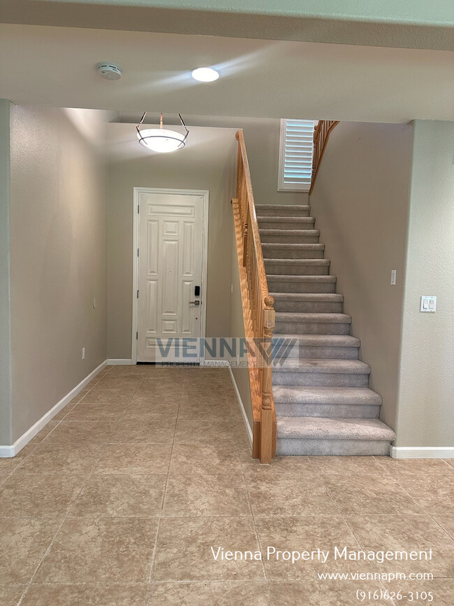 Building Photo - Whitney Oaks Home in a great neighborhood!