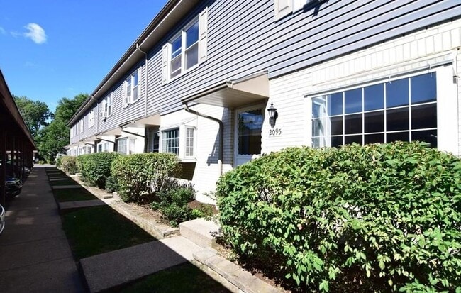 Foto del edificio - Woods Edge 2-Bedroom Townhome!