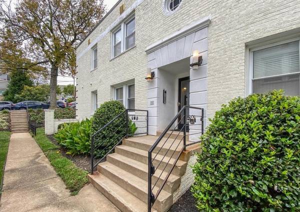 Photo - 90 Webster St NE (Washington, DC)