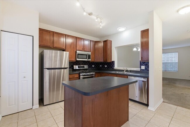 Foto del edificio - 28909 Pondview Dr