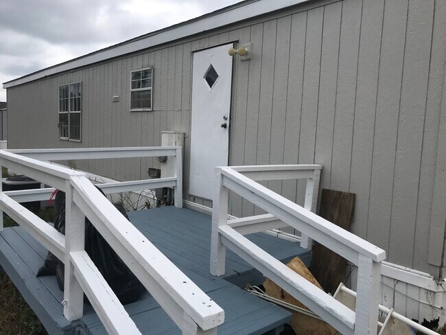 Foto del edificio - 109 Rainbow Dr