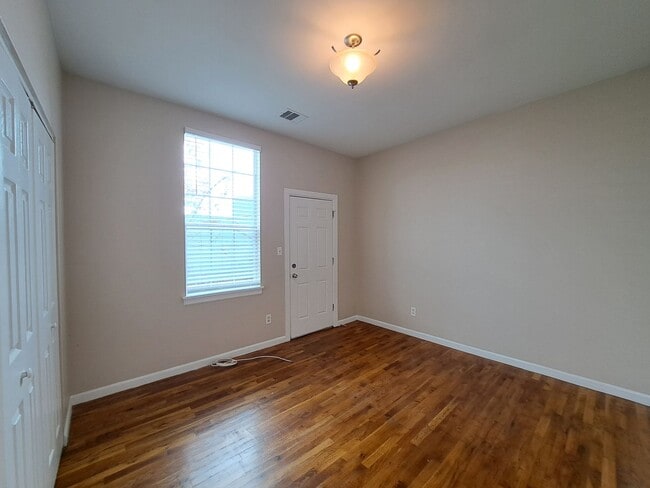 Building Photo - 528 S Dorgenois St