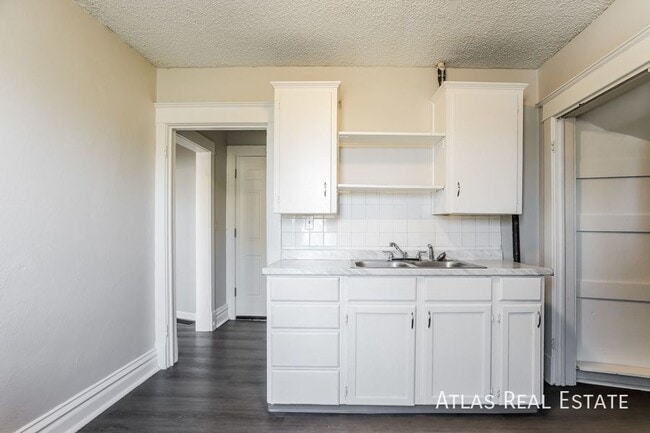 Building Photo - 6035 W 39th Ave