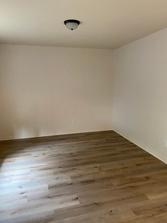 Building Photo - 10647 Black Wolf Bay
