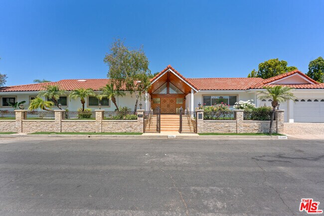 Foto del edificio - 4159 Regal Oak Dr