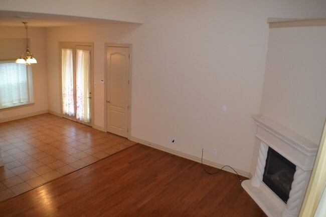 Building Photo - House for Lease in Lewisville