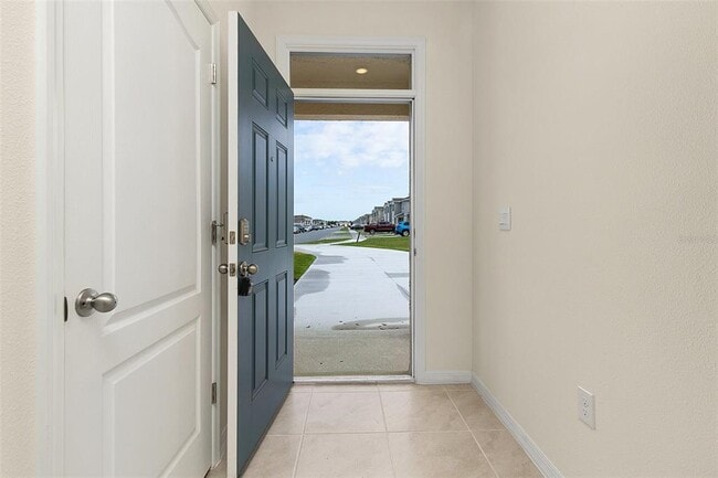 Building Photo - 2206 Tay Wes Dr
