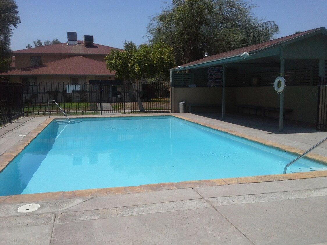 Foto principal - 1730 W Brighton Ave
