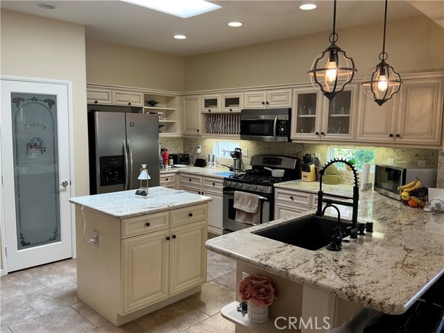 Building Photo - 8837 Hollyhock Ct