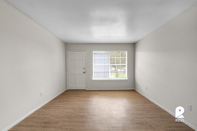 Foto del edificio - 11810 Algonquin Dr