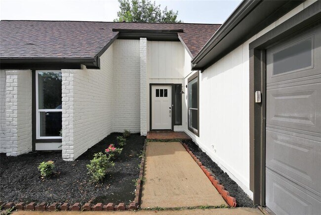 Foto del edificio - 15610 Stoney Fork Dr