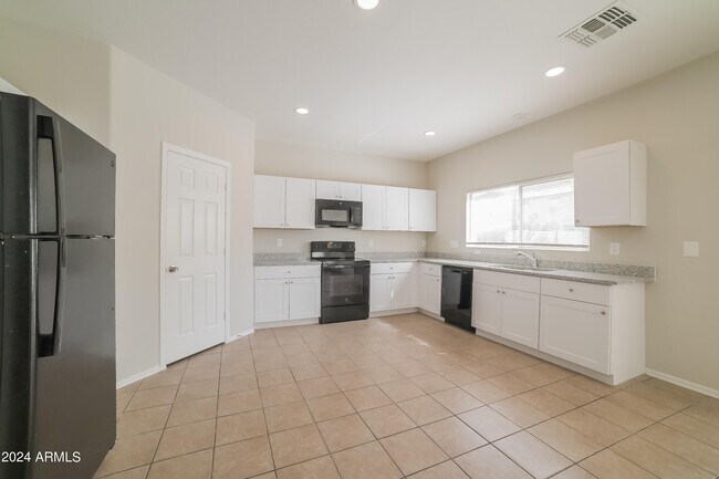 Foto del edificio - 11871 W Hadley St