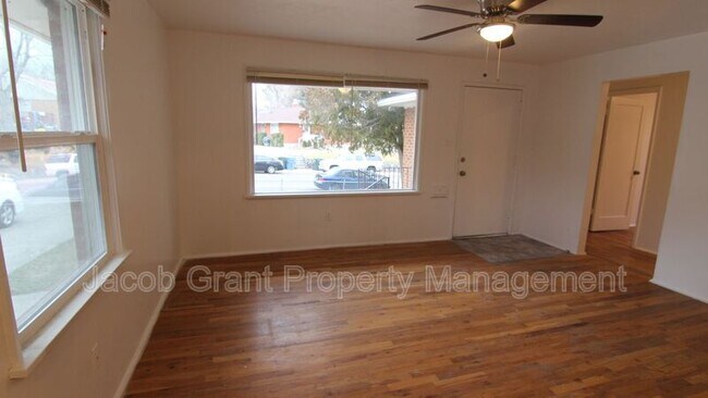 Building Photo - 126 Toponce Dr