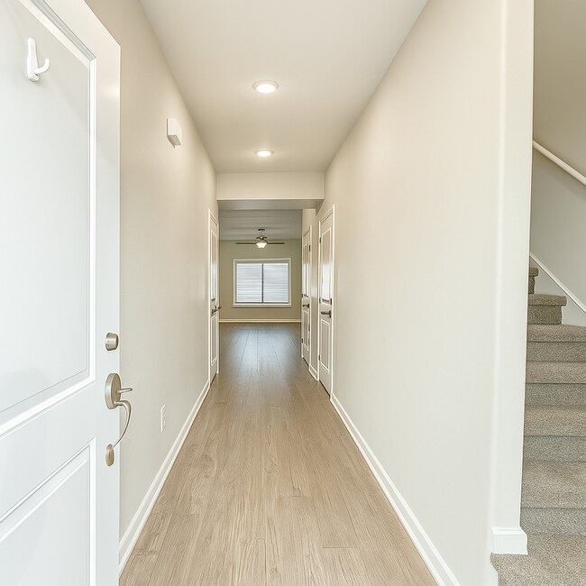 Foto del edificio - ENHANCED PRICE FOR QUICK MOVE IN!