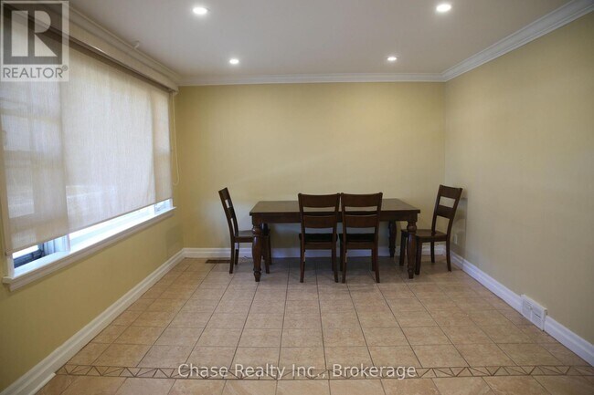 Photo du bâtiment - 402 Guelph Line