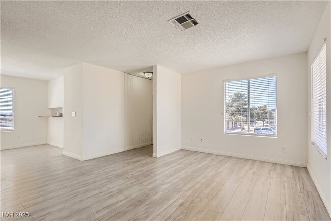 Building Photo - 716 Pensacola Ln