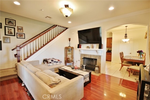 Building Photo - 903 Royal Oaks Dr