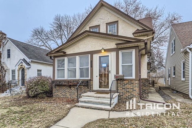 Building Photo - 2322 NE Stinson Pkwy