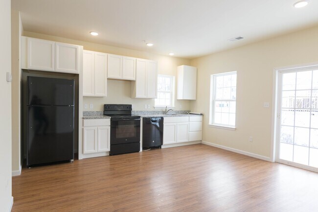 Building Photo - 2033 Arey Ln