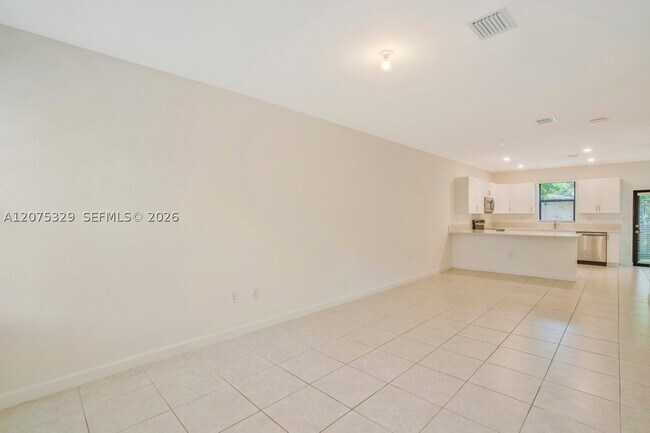 Foto del edificio - 1636 SW 29th St
