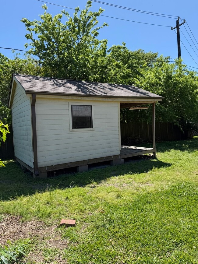 Building Photo - 10014 Carlow Ln