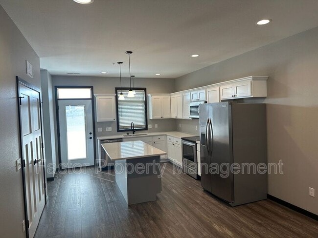 Photo - 625 Prairie Rose Trl Townhome