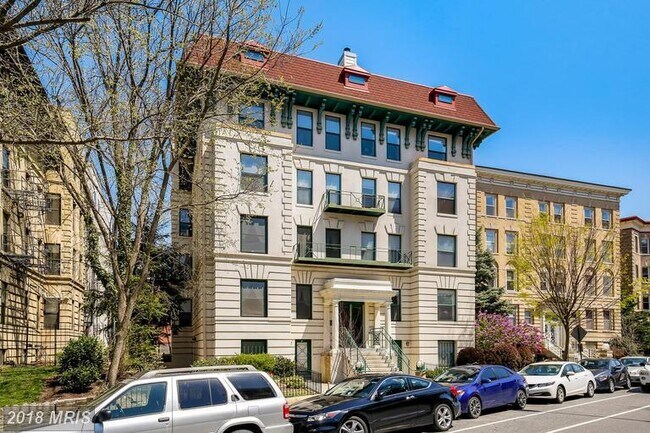 Foto del edificio - Great Terrace Level 1BD/1BA in Heart of Ad...