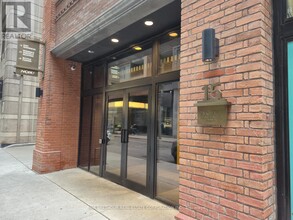 Building Photo - 15 Mercer St