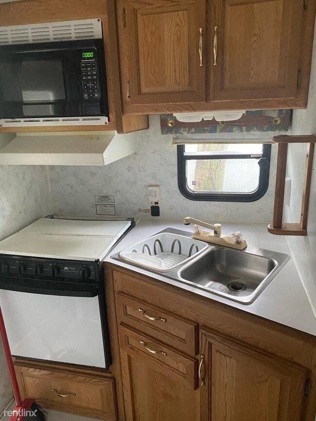 Foto del edificio - 1 br, 1 bath Mobile Home - 2421 NW 175th Ter