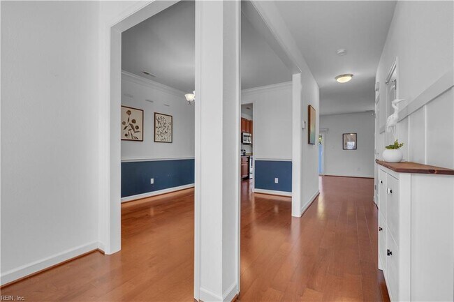 Foto del edificio - 5540 Crown Grant Way