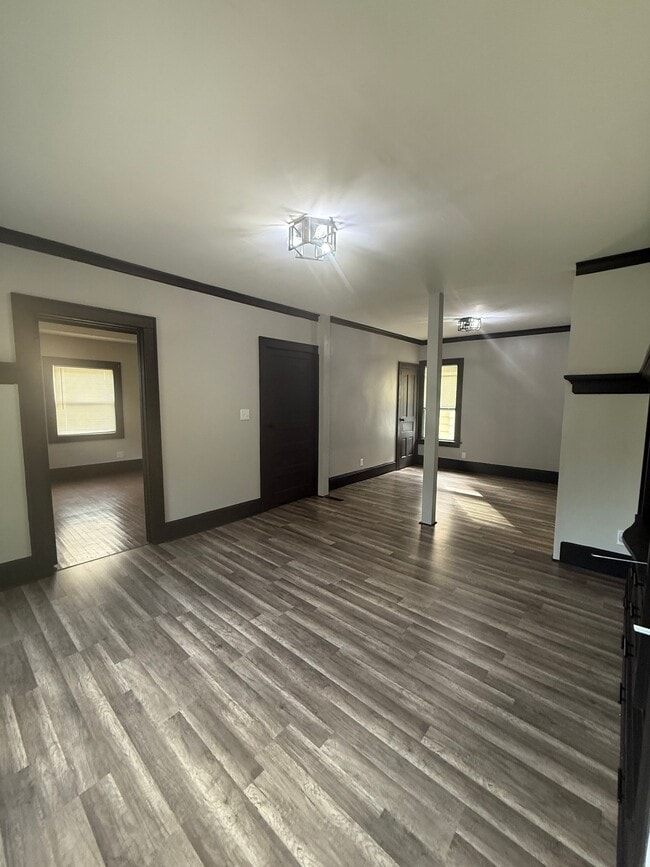 Building Photo - 436 W Burleigh St