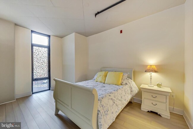 Foto del edificio - 520 John Carlyle St