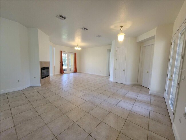 Building Photo - 113 Torino Ln