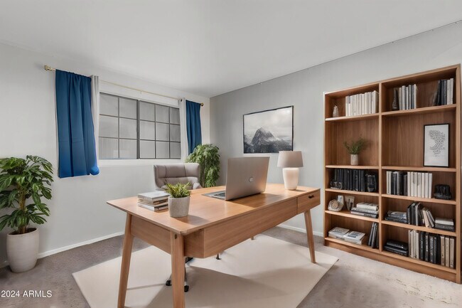 Foto del edificio - 921 W University Dr