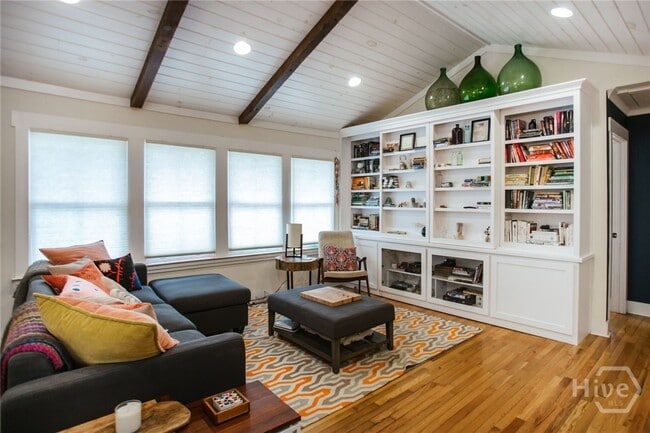 Building Photo - 284 The
