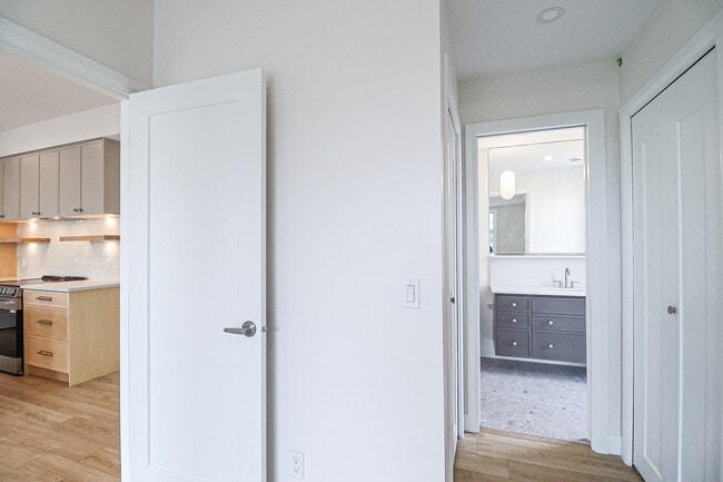 Building Photo - 174 Ethel St