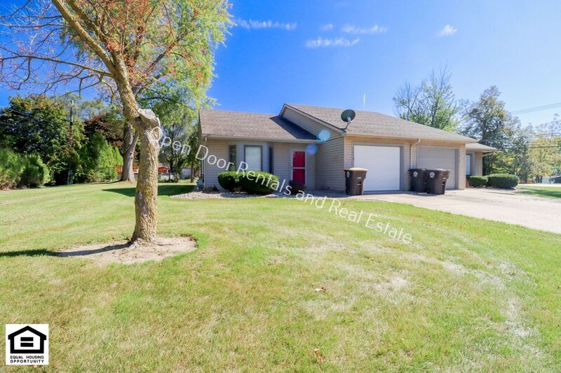Primary Photo - 1418 Lakehurst Dr