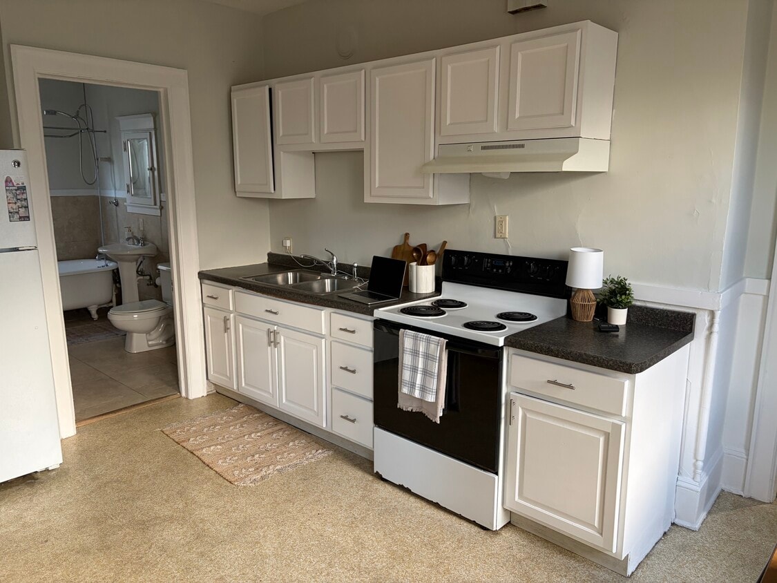 Building Photo - 3563 N Maryland Ave